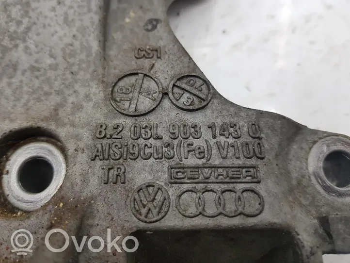 Volkswagen Polo Generaattorin/laturin kiinnike 03L903143Q