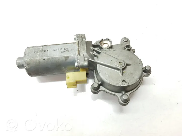 Saab 9-3 Ver1 Moteur de lève-vitre de porte avant 0130821663