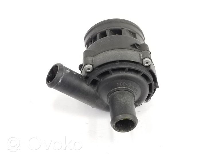 Mercedes-Benz V Class W447 Pompa dell’acqua A2118350364