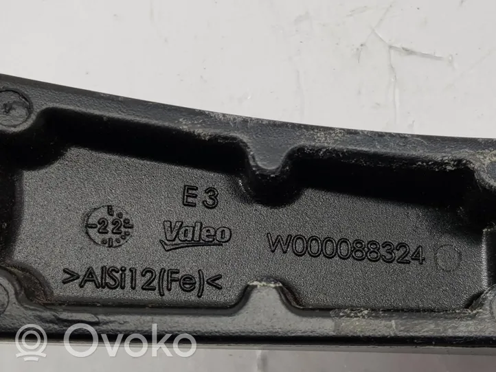 Audi A1 Priekinio stiklo valytuvų kojelė 82B955408