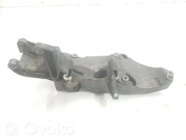 Renault Trafic I Soporte del alternador 8200462166