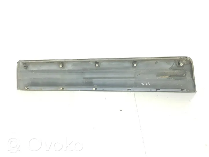 Mitsubishi Montero Moulure de porte avant MR608823