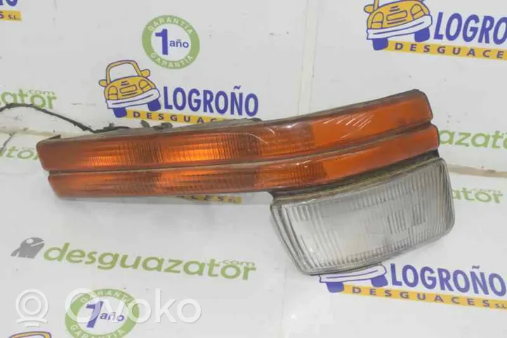 Chrysler Voyager Lampa przednia 4899712