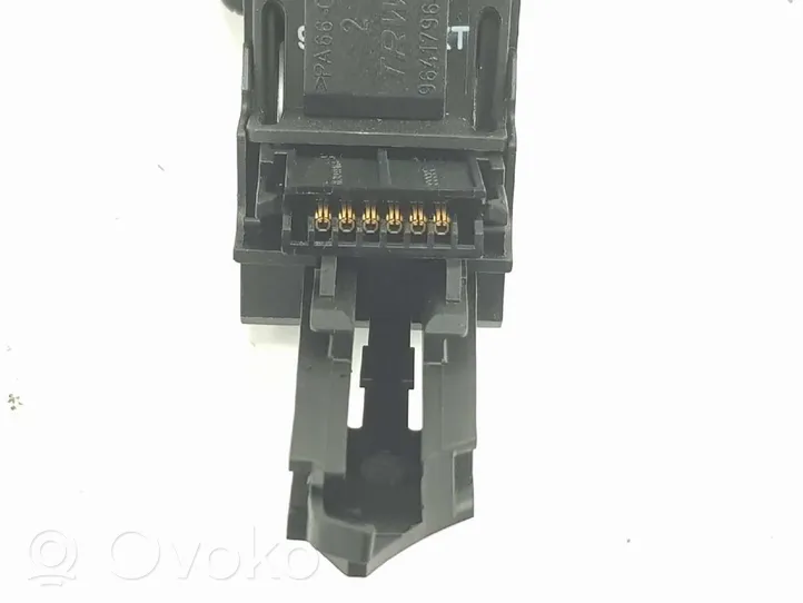 Citroen C-Elysée Przełącznik / Przycisk kierownicy 9641796480