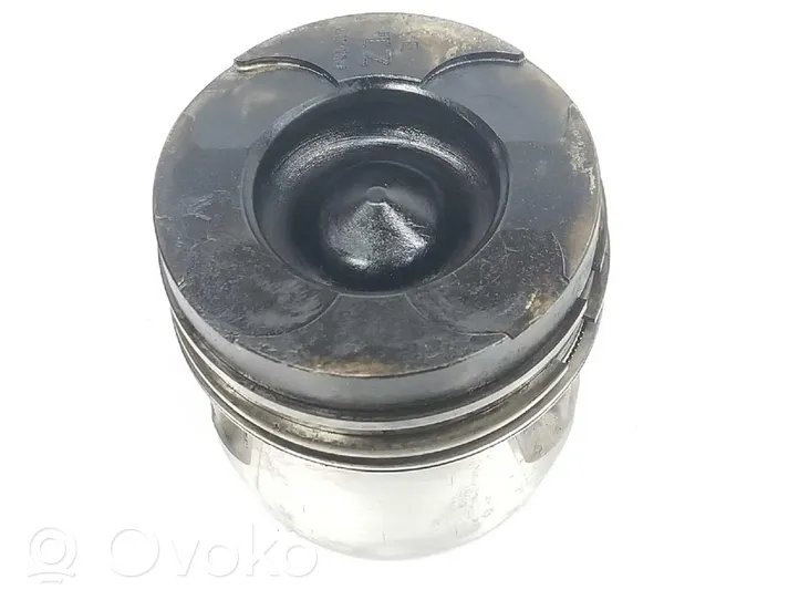 Renault Master II Piston avec bielle 7701477440