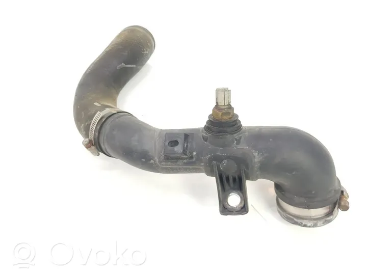 Toyota Avensis T270 Tube d'admission de tuyau de refroidisseur intermédiaire 173620R030