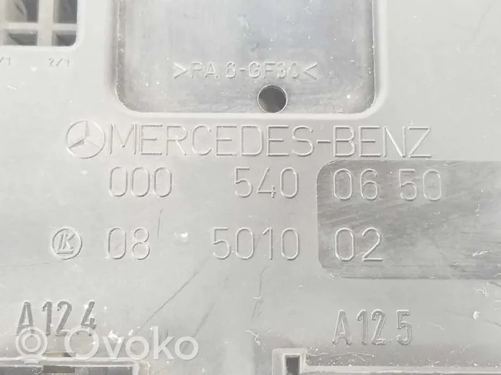 Mercedes-Benz Vito Viano W638 Ramka / Moduł bezpieczników A0005400650