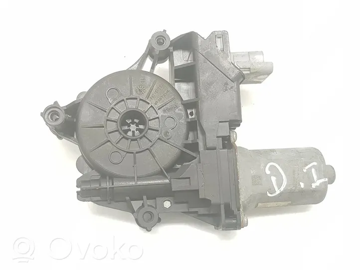 Peugeot 208 Front door window regulator motor 9829043680