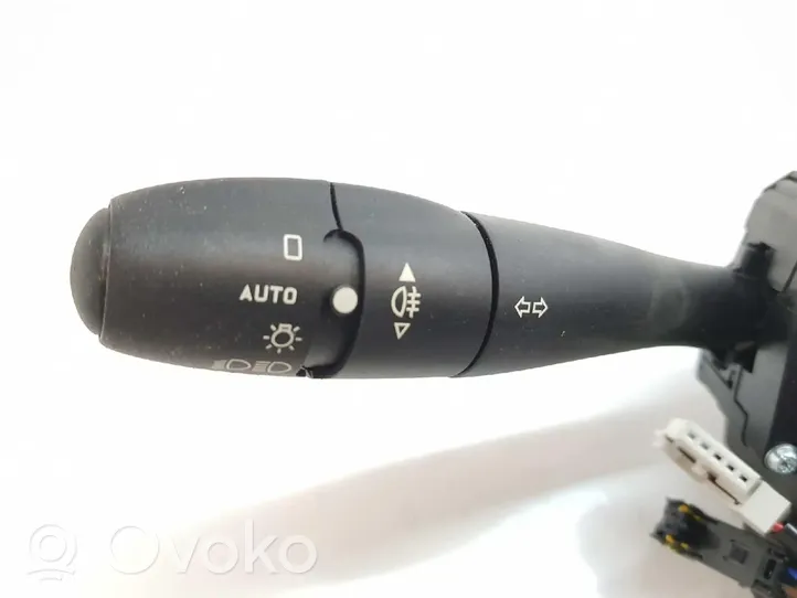 Peugeot 307 Pulsanti/interruttori sul volante 96661307XT