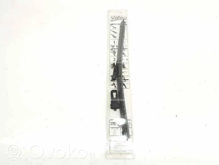 Nissan Qashqai Windshield/front glass wiper blade 568420