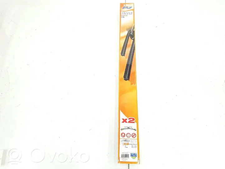 Citroen C5 Windshield/front glass wiper blade FB352