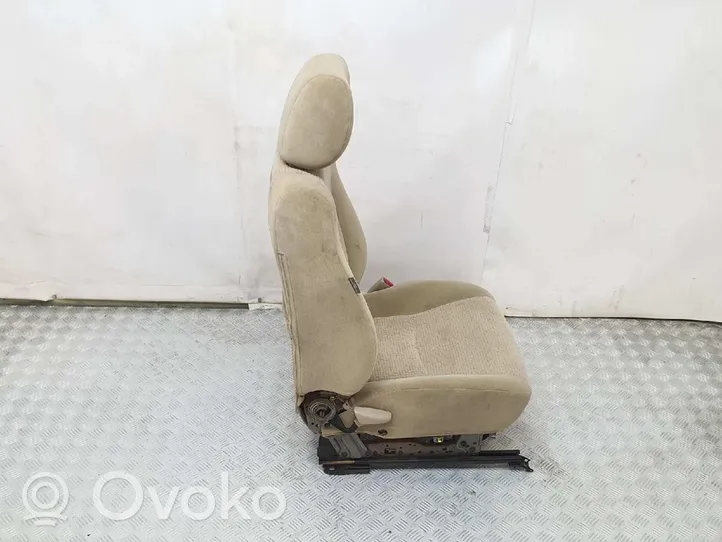 Toyota Land Cruiser (J120) Priekinė keleivio sėdynė 