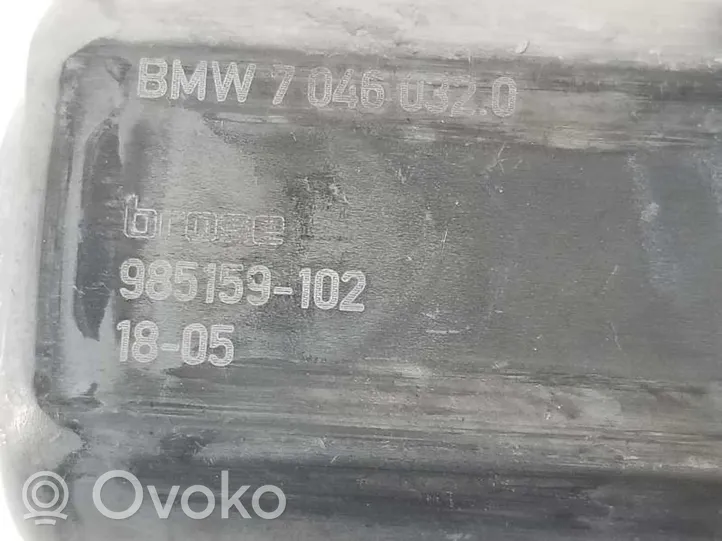 BMW 4 F32 F33 Silniczek podnośnika szyby drzwi przednich 67627046032