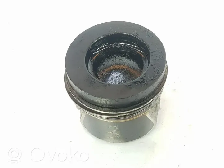 Volkswagen Touran II Piston avec bielle 04L107065A