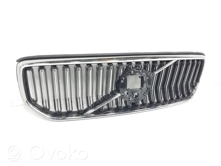 Volvo XC40 Griglia anteriore 32291484