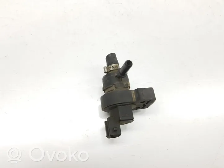 Mercedes-Benz ML W164 Vacuum valve A0004703993