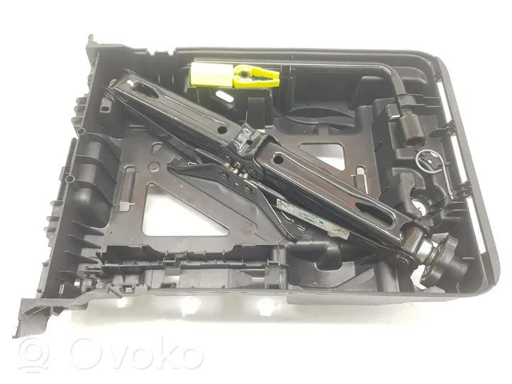 Toyota Proace Cric di sollevamento SU001A5527