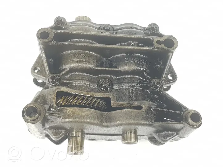 Mercedes-Benz C W204 Pompe à huile A6460100736