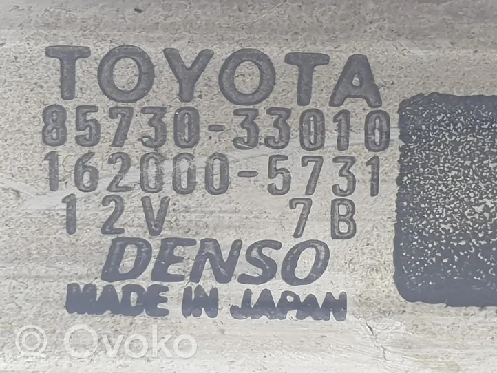 Toyota Land Cruiser (HDJ90) Sähkökäyttöisen kattoluukun asennussarja 8573033010