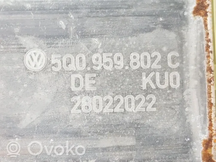 Audi Q2 - Etuoven ikkunan nostomoottori 5Q0959802C