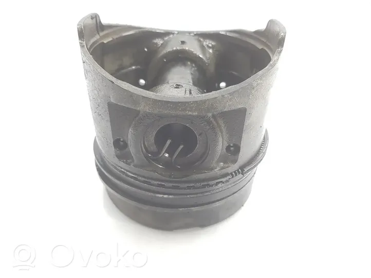 Mitsubishi Montero Piston avec bielle MD103307