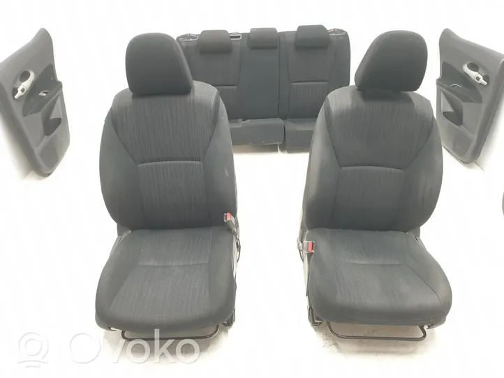 Toyota Auris 150 Sēdekļu komplekts 