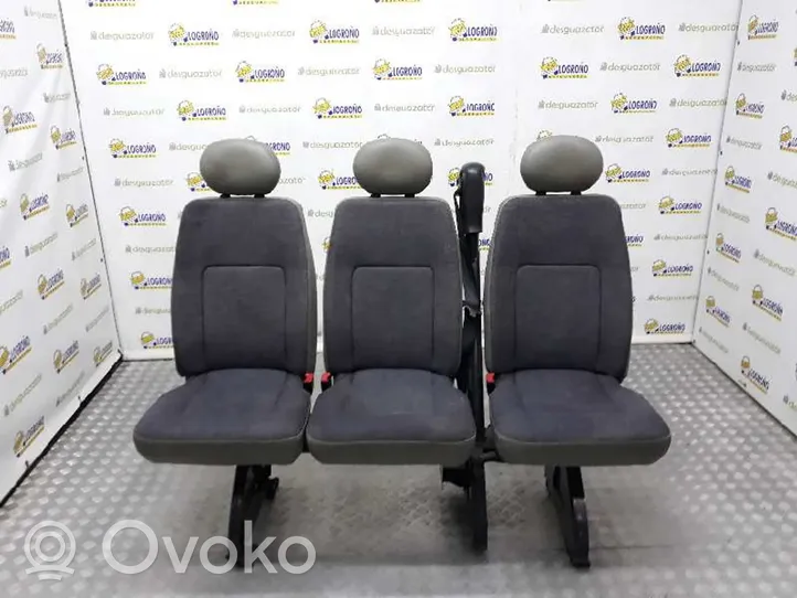 Nissan Interstar Otrā sēdekļu rinda 