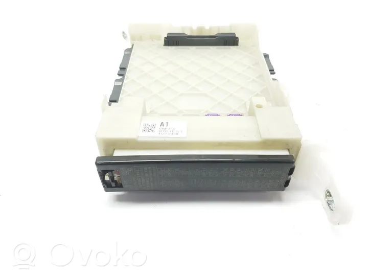 Toyota C-HR Module de fusibles 82730F4010