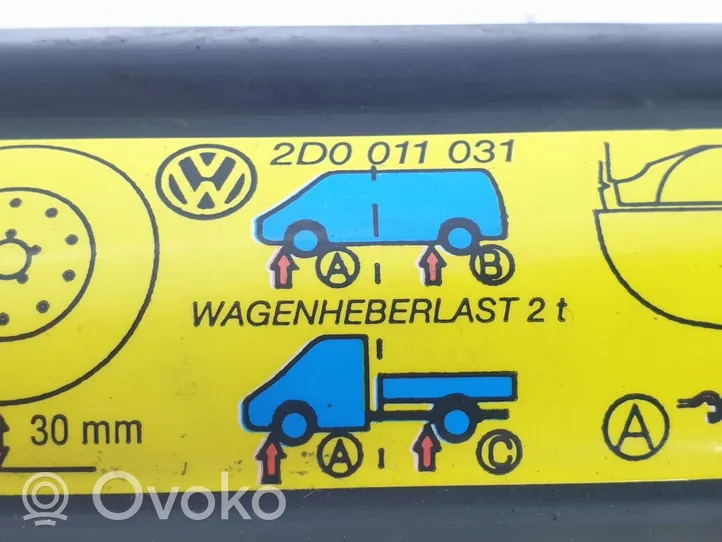 Volkswagen II LT Lift Jack 2D0011031