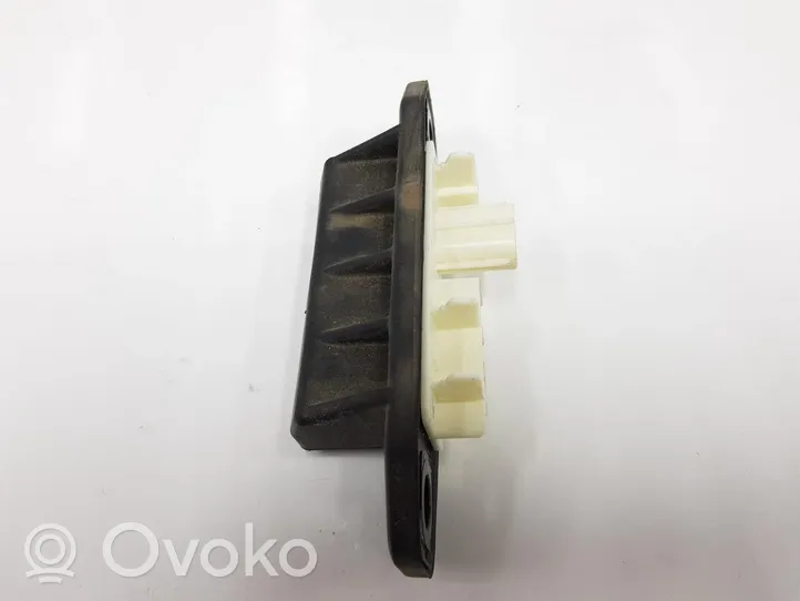 Toyota Yaris Griff Taster Öffner Heckklappe Kofferraumdeckel 84840F4020