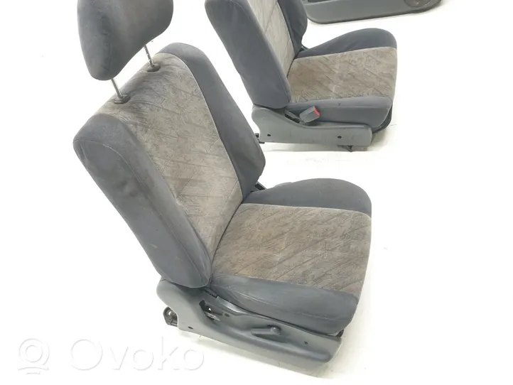 Toyota Land Cruiser (HDJ90) Fotele / Kanapa / Komplet ENTELA