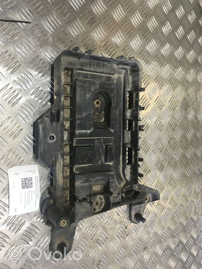 Skoda Yeti (5L) Boîte de batterie 1K0915333