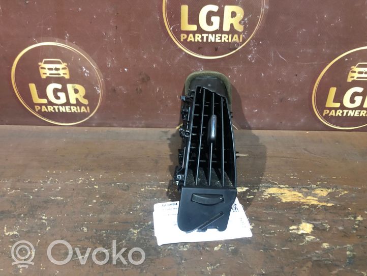 Opel Astra J Griglia di ventilazione centrale cruscotto 13300570