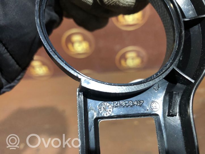 Skoda Octavia Mk2 (1Z) Panneau de garniture tableau de bord 1Z1858417