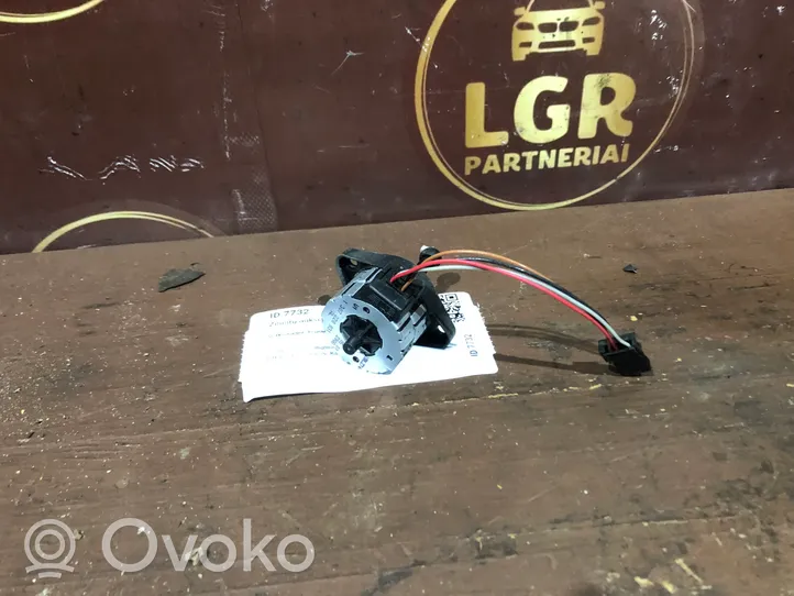 Volkswagen Touran I Headlight level adjustment motor 1307220031