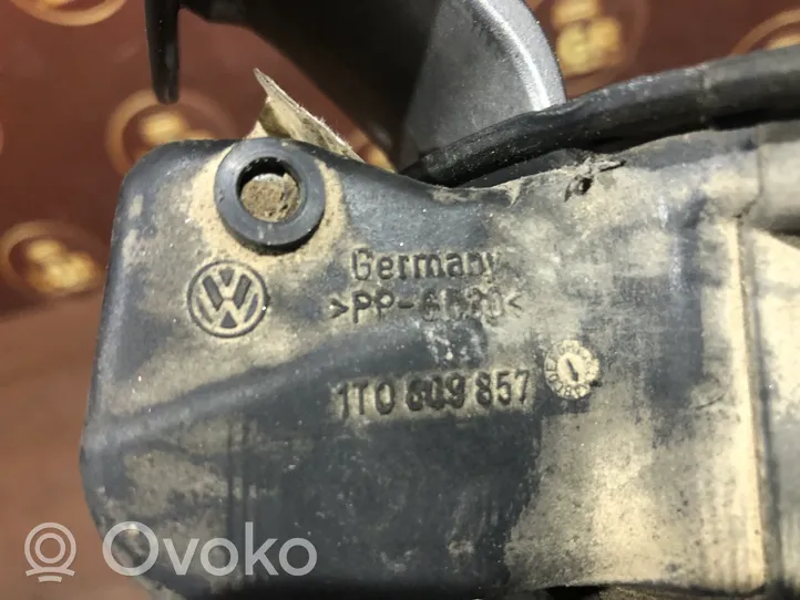 Volkswagen Touran I Tapón del depósito de combustible 1K0010497C