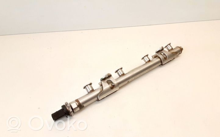 Audi A4 S4 B9 Kraftstoffverteiler Einspritzleiste Verteilerrohr 06J906051F