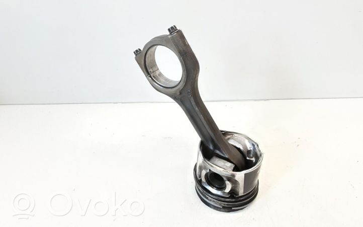 Peugeot 307 Piston avec bielle 