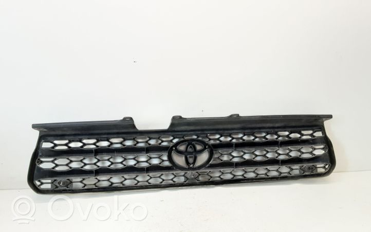 Toyota RAV 4 (XA20) Front bumper upper radiator grill 5311142070