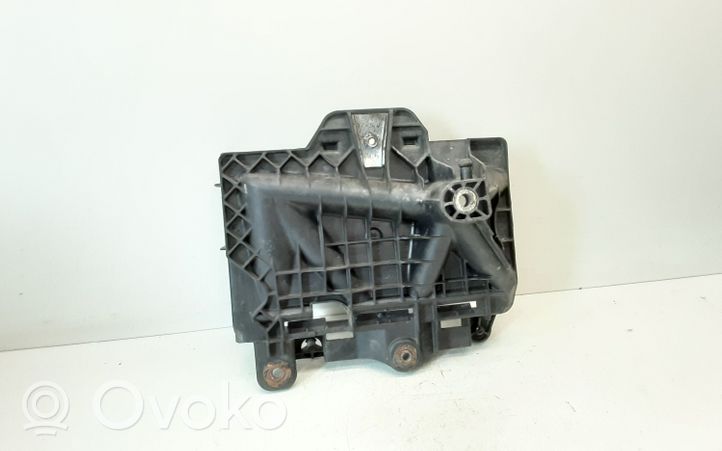 Volkswagen Polo Battery tray 6Q0915331