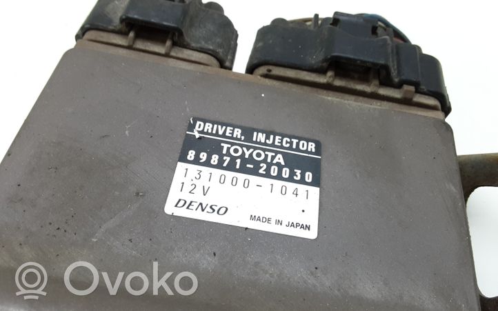 Toyota Avensis Verso Polttoaineen ruiskutuksen ohjainlaite/moduuli 8987120030