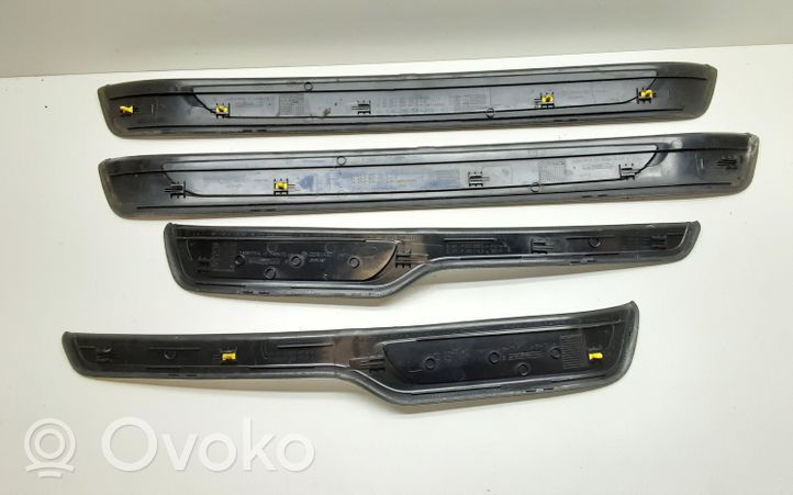 BMW 3 E90 E91 Etuoven kynnyksen suojalista 79071539