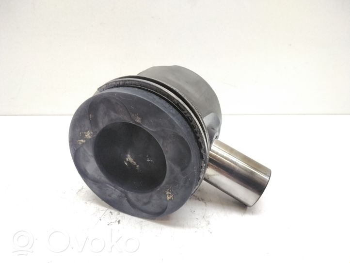 BMW X3 E83 Piston 84L107