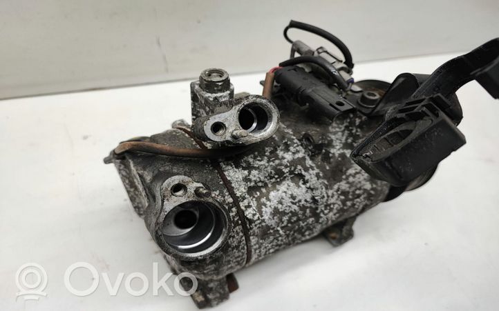 BMW 5 F10 F11 Ilmastointilaitteen kompressorin pumppu (A/C) GE4472604710