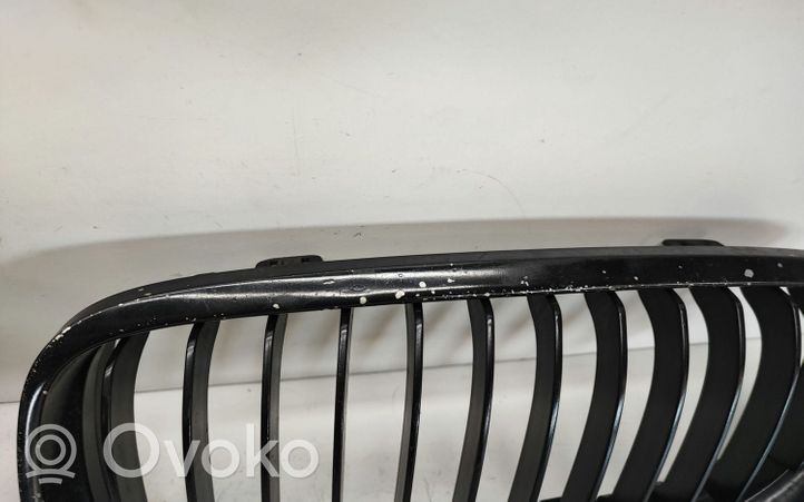 BMW 3 E90 E91 Front bumper upper radiator grill 7201968