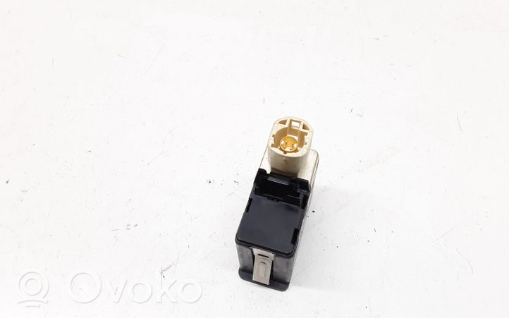 BMW 5 F10 F11 Câble adaptateur AUX 9129651