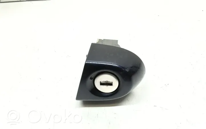 BMW 3 E90 E91 Front door lock (next to the handle) 