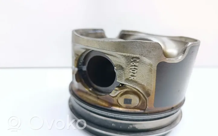 BMW 5 F10 F11 Piston 0840ZR