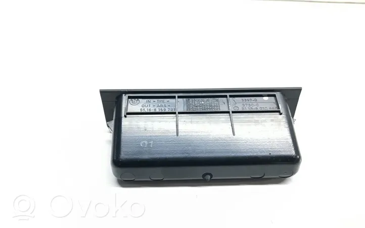 BMW 5 E39 Compartimiento/consola central del panel 8210445