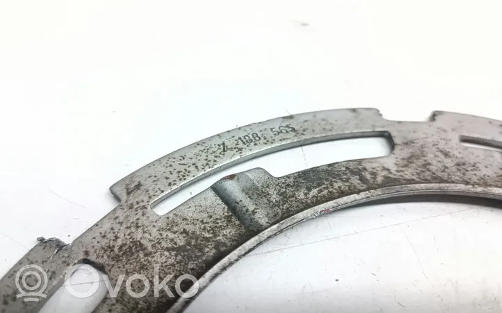 BMW 4 F32 F33 Anello/dado di bloccaggio della vite della pompa del carburante nel serbatoio 7188565